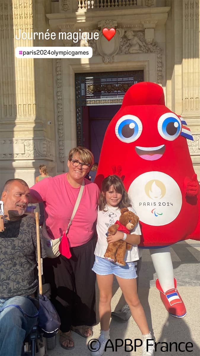 Joseph Martins assistent aux JO avec sa femme et sa fille