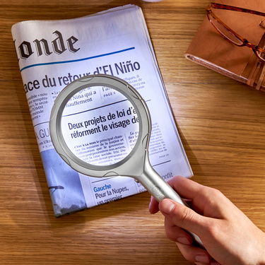 Loupe de lecture avec éclairage LED 