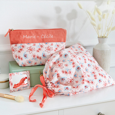Trousse avec pochon et miroir assortis 